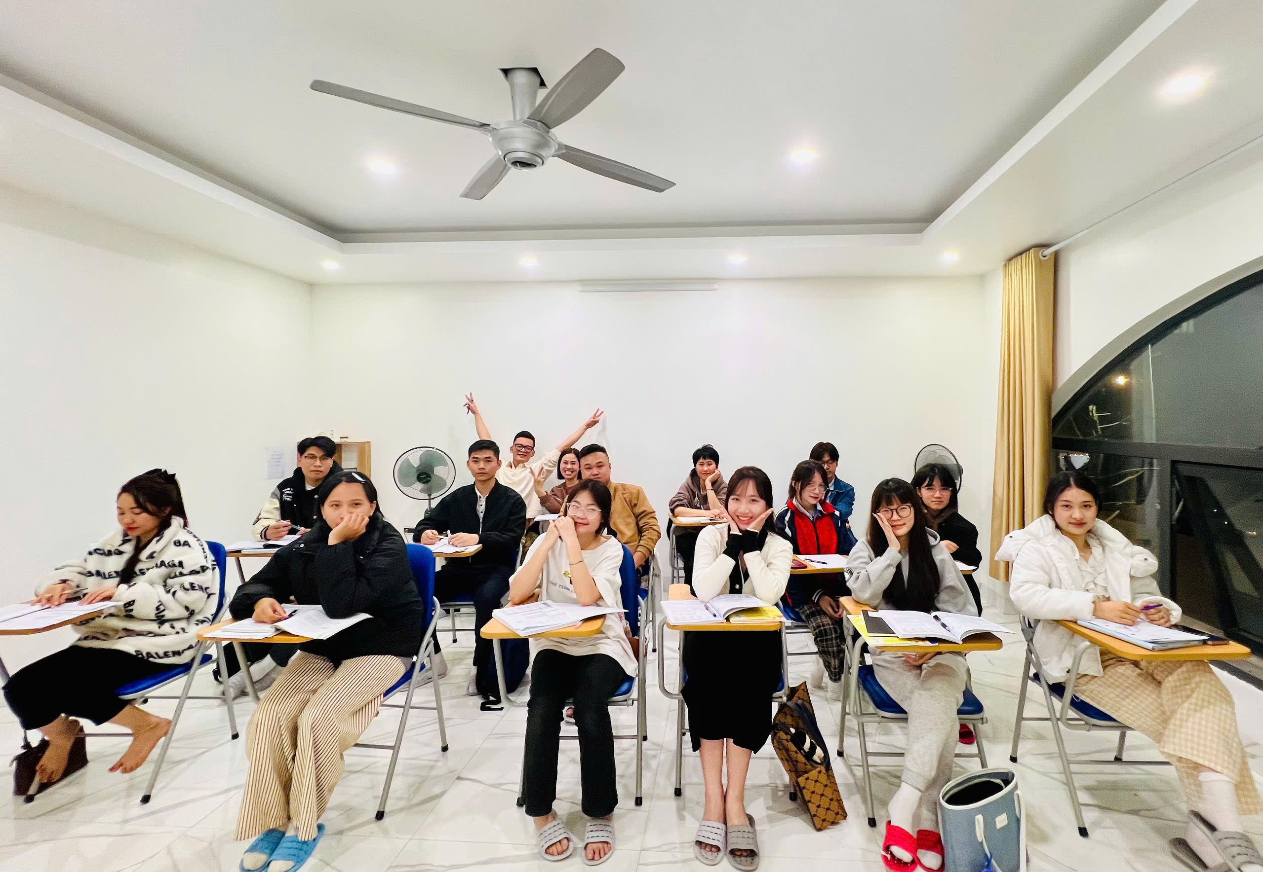 Hình ảnh lớp học Tiếng Trung Yến Vũ 2